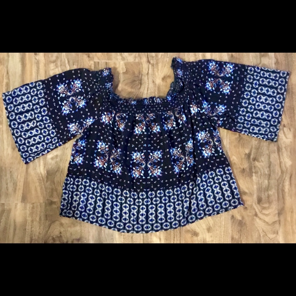 Top- off shoulder, bell sleeve-Navy-Lily White  XL